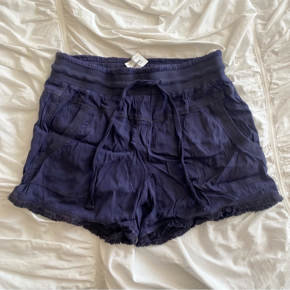 Marrakech Fray Shorts in Navy NWT